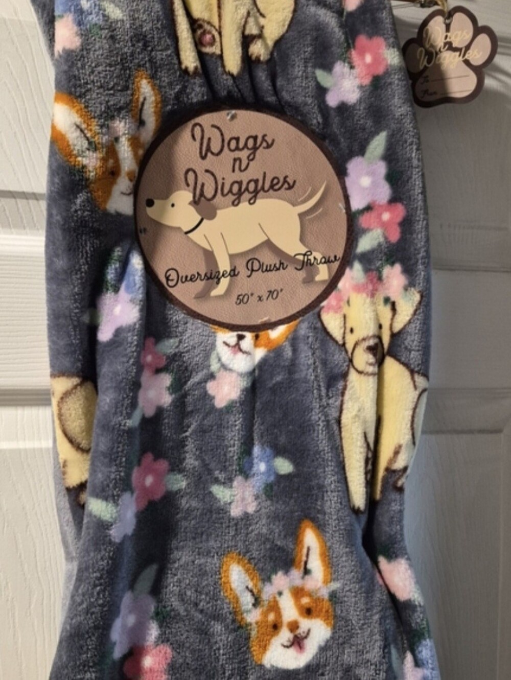 Calling All Fall And Pups Lovers. NWT, Warm Cozy ,Adorable Plush Blanket